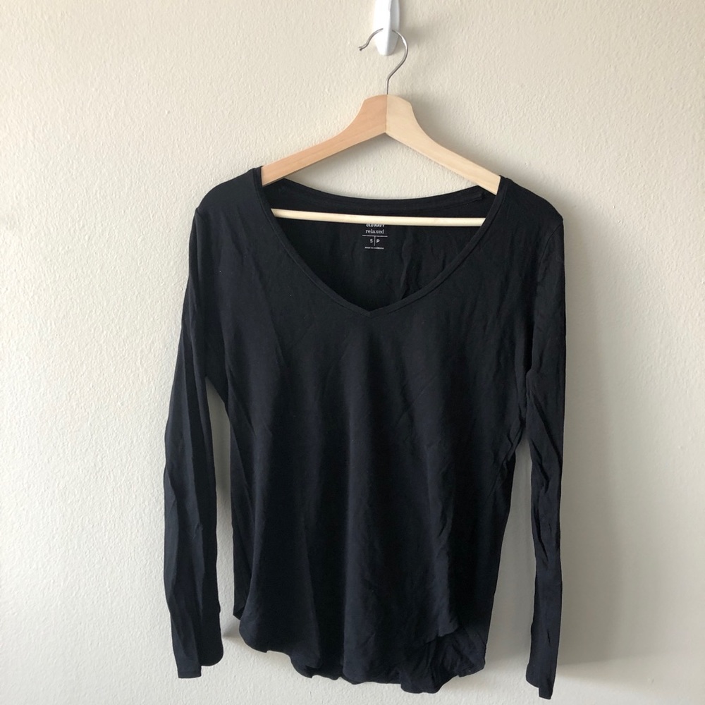 Old Navy Black Long-Sleeve Tee